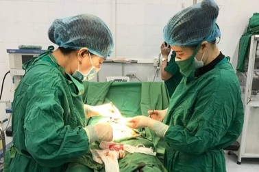 Kịp thời cứu sống sản phụ mang song thai nguy kịch