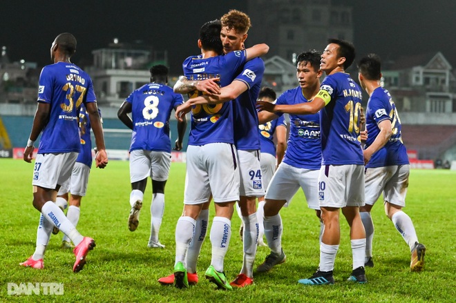 Người hùng Tấn Trường giúp CLB Hà Nội có 3 điểm đầu tiên ở V-League - 15 Người hùng Tấn Trường giúp CLB Hà Nội có 3 điểm đầu tiên ở V-League - 15