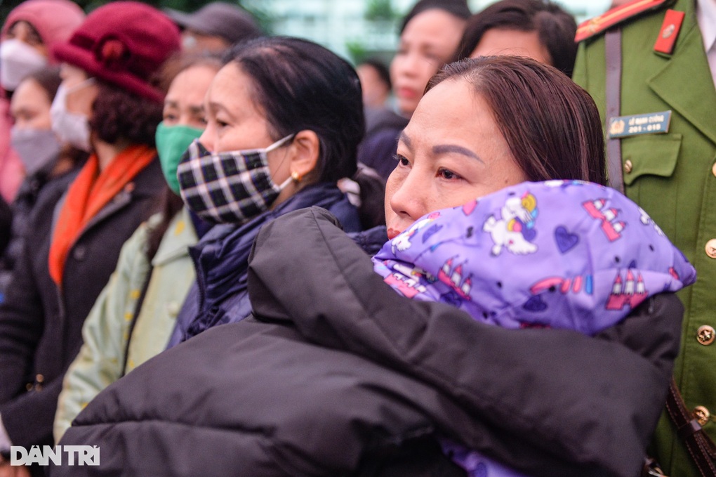 Xúc động cảnh bố dặn dò con, vợ chia tay chồng lên đường nhập ngũ - 4 Xúc động cảnh bố dặn dò con, vợ chia tay chồng lên đường nhập ngũ - 4