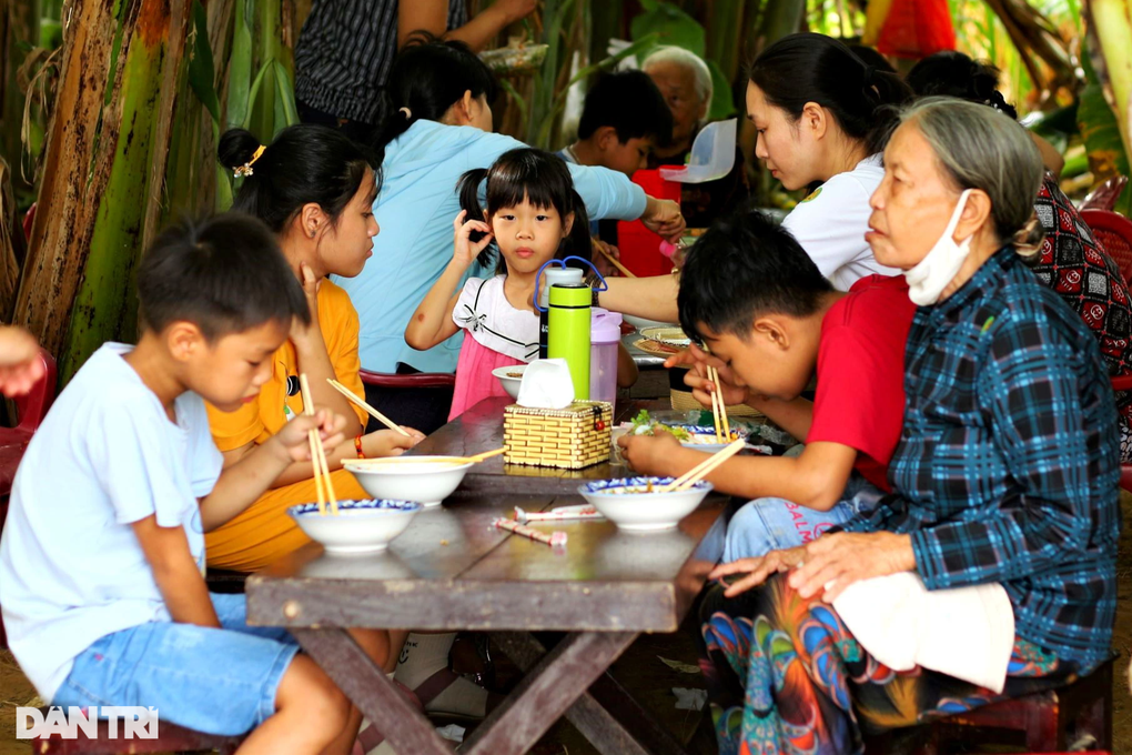 Cuộc thi mì quảng ở ngôi làng được xem là sản sinh ra món ăn này - 7 Cuộc thi mì quảng ở ngôi làng được xem là sản sinh ra món ăn này - 7