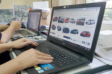 Nở rộ bán xe qua mạng, giá “mềm” vẫn ít người mua?