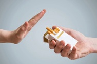 Hút thuốc lá điếu nhỏ có ít độc hại?