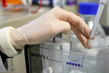 Giới khoa học Trung Quốc tuyên bố tìm ra kháng thể trung hòa mọi biến chủng