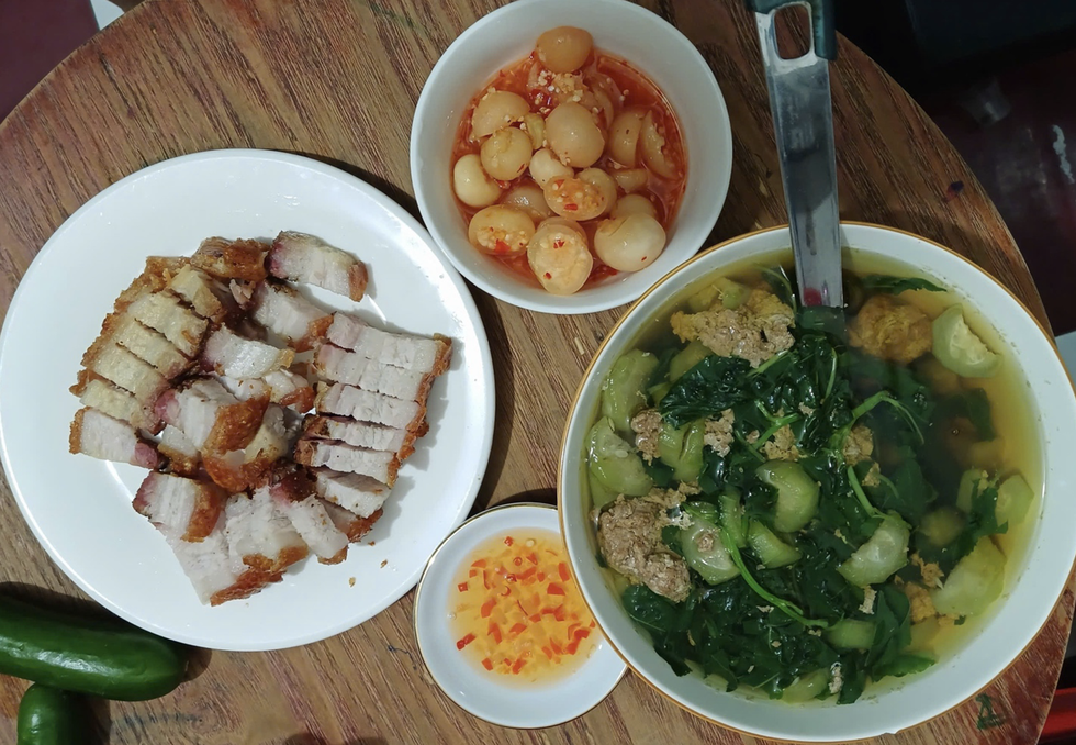 Tô phở, bó rau, ly trà đá... cùng lên giá - 2