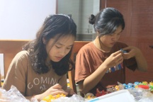 Mê nghề làm bánh "chim cò" độc nhất Việt Nam