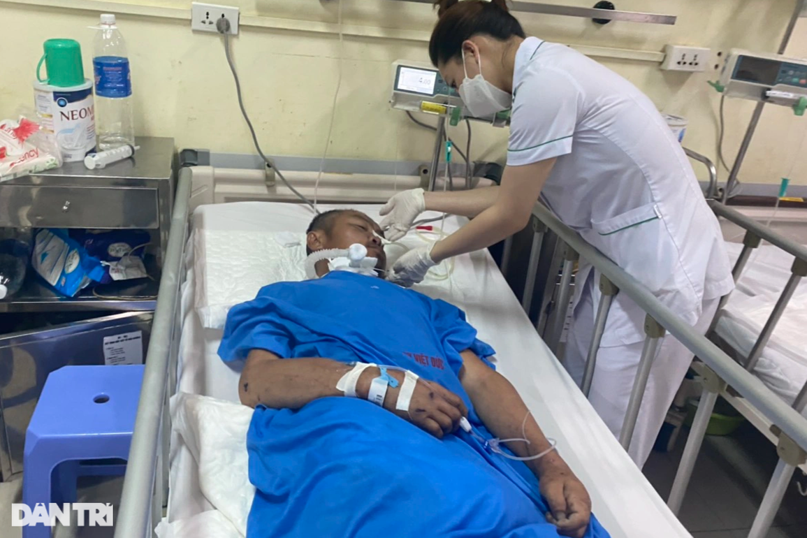 Bác sĩ Bệnh viện Việt Đức kêu gọi cứu mạng người đàn ông dân tộc Kháng - 1 Bác sĩ Bệnh viện Việt Đức kêu gọi cứu mạng người đàn ông dân tộc Kháng - 1