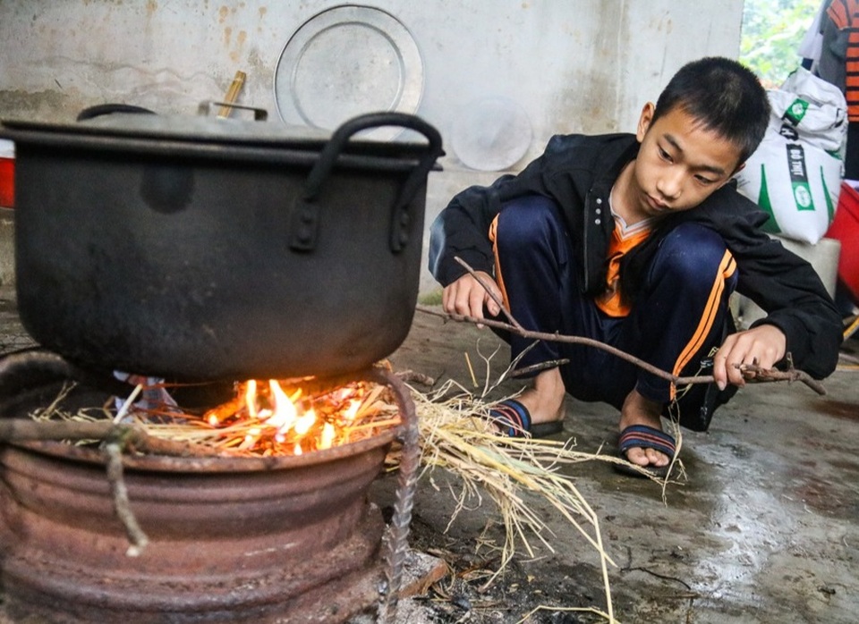 Người cha nghèo tử vong khi đi bắt cua bỏ lại vợ bệnh tật và 3 đứa con thơ - 7 Người cha nghèo tử vong khi đi bắt cua bỏ lại vợ bệnh tật và 3 đứa con thơ - 7