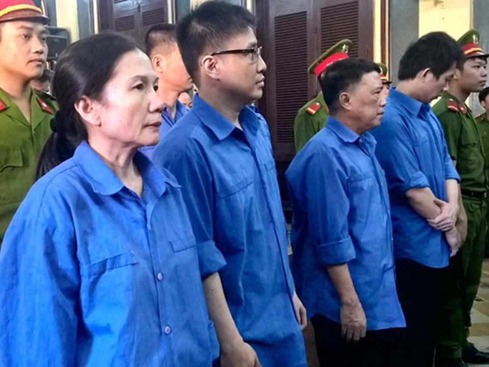 Bị đề nghị tử hình, nguyên giám đốc Agribank Bến Thành đòi tuyên vô tội - 2 Bị đề nghị tử hình, nguyên giám đốc Agribank Bến Thành đòi tuyên vô tội - 2