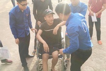 Thí sinh bị tai nạn gãy xương đùi vẫn không bỏ thi