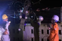 Gần 1/3 xã, phường ở Thanh Hóa mất điện do bão Kajiki