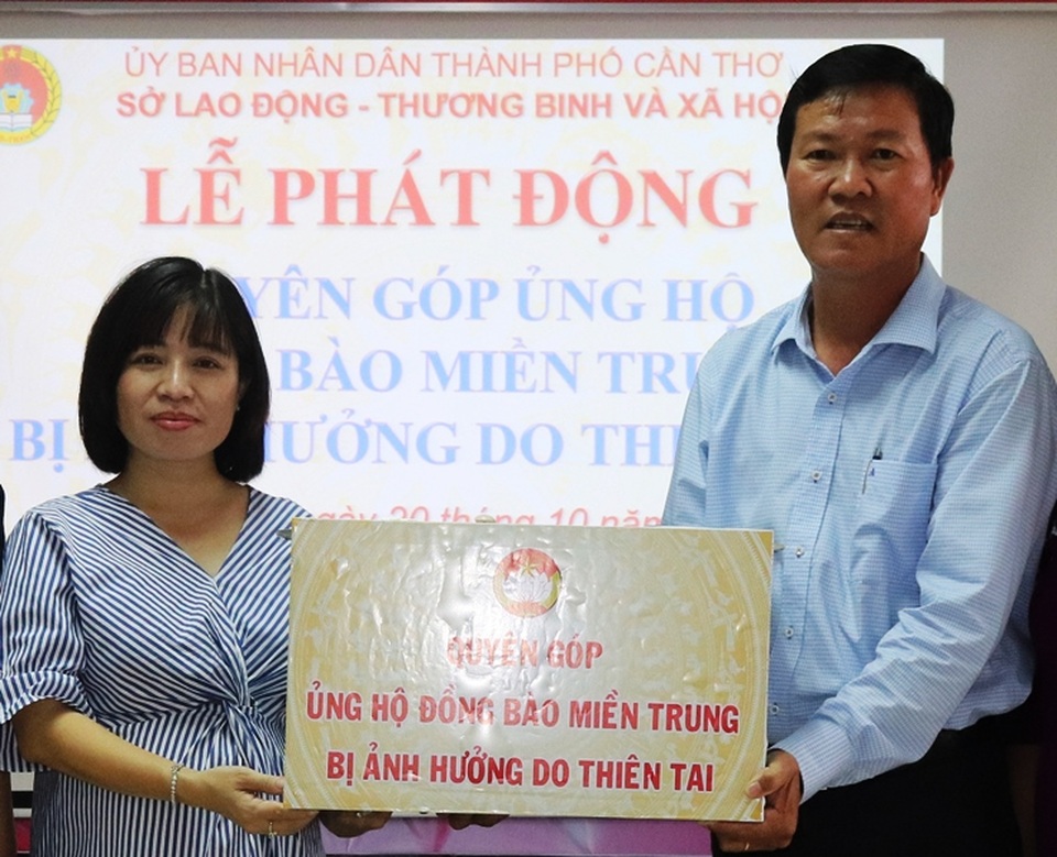 Bạn đọc Dân trí tiếp tục ủng hộ miền Trung ruột thịt - 3 Bạn đọc Dân trí tiếp tục ủng hộ miền Trung ruột thịt - 3