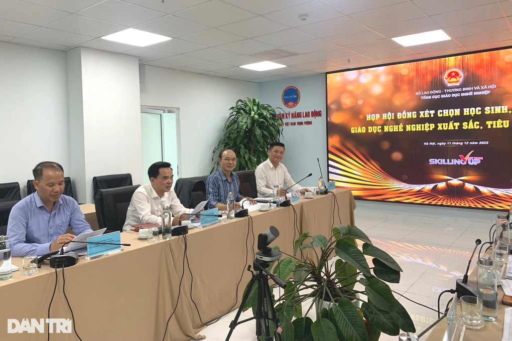 15 nữ sinh dân tộc thiểu số được xét sinh viên trường nghề tiêu biểu - 3 15 nữ sinh dân tộc thiểu số được xét sinh viên trường nghề tiêu biểu - 3