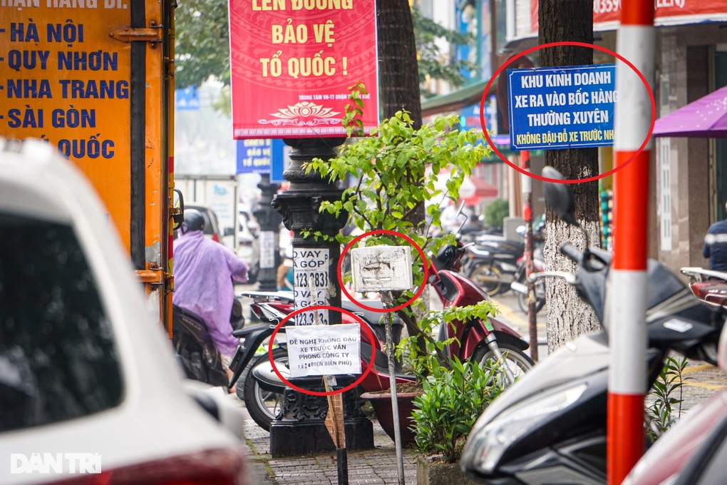Những biển báo tự chế ở Đà Nẵng khiến các tài xế khó xử - 1 Những biển báo tự chế ở Đà Nẵng khiến các tài xế khó xử - 1