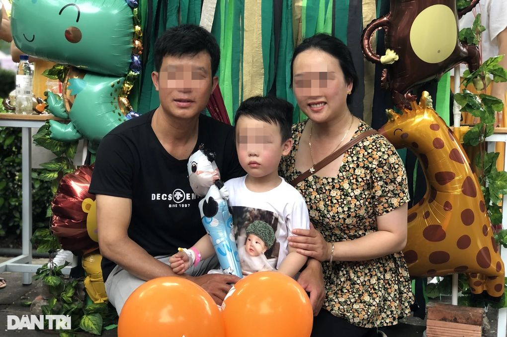 Người mẹ có con bị bệnh hiếm gặp: Tôi chỉ mong nghe tiếng khóc của con... - 5 Người mẹ có con bị bệnh hiếm gặp: Tôi chỉ mong nghe tiếng khóc của con... - 5