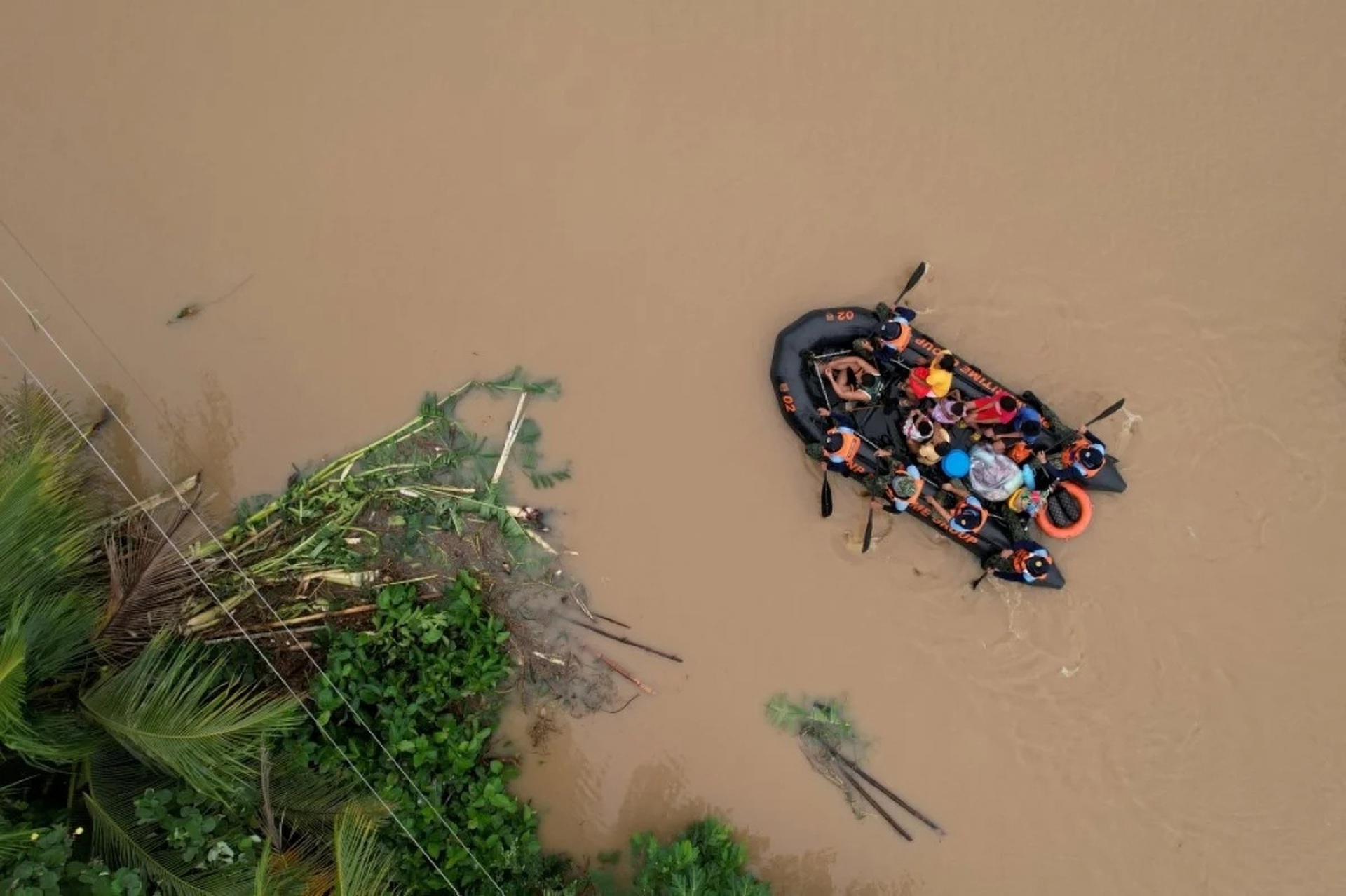 Bão Trà Mi gây ngập lụt chưa từng có ở Philippines, 14 người chết - 1 Bão Trà Mi gây ngập lụt chưa từng có ở Philippines, 14 người chết - 1