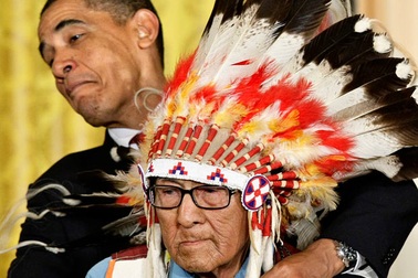 Những khoảng khắc vui vẻ hiếm hoi của Obama