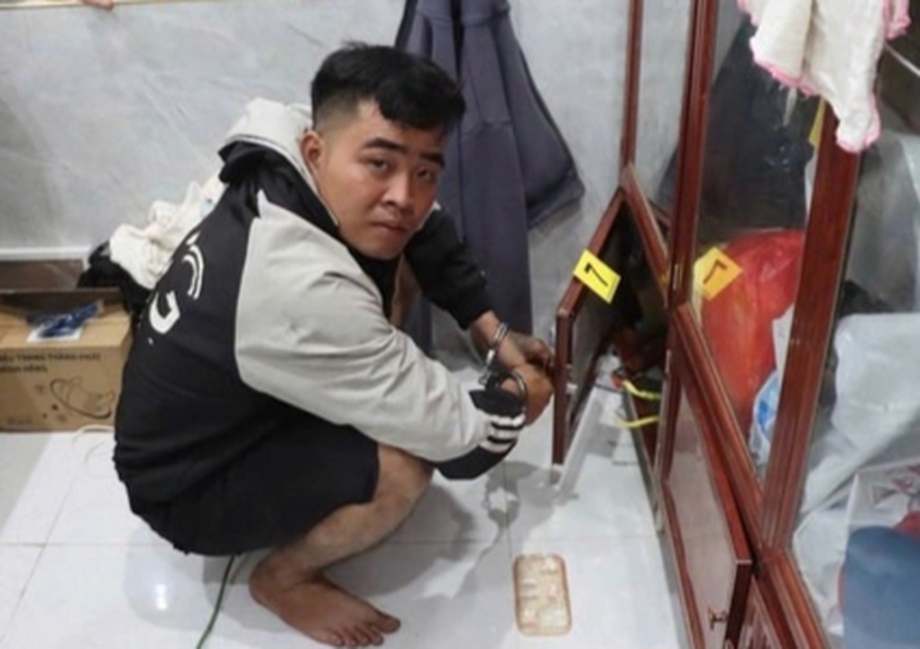 Con rể đột nhập nhà cha vợ ở TPHCM, trộm 200 triệu đồng - 1 Con rể đột nhập nhà cha vợ ở TPHCM, trộm 200 triệu đồng - 1