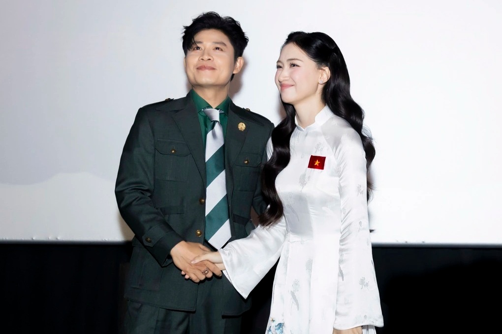 Tùng Dương hát nhạc phim Mưa đỏ, fan tranh cãi về bản gốc của Hòa Minzy - 2