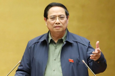 Thủ tướng: “Sẽ cân đối, tính toán để tăng lương sớm”