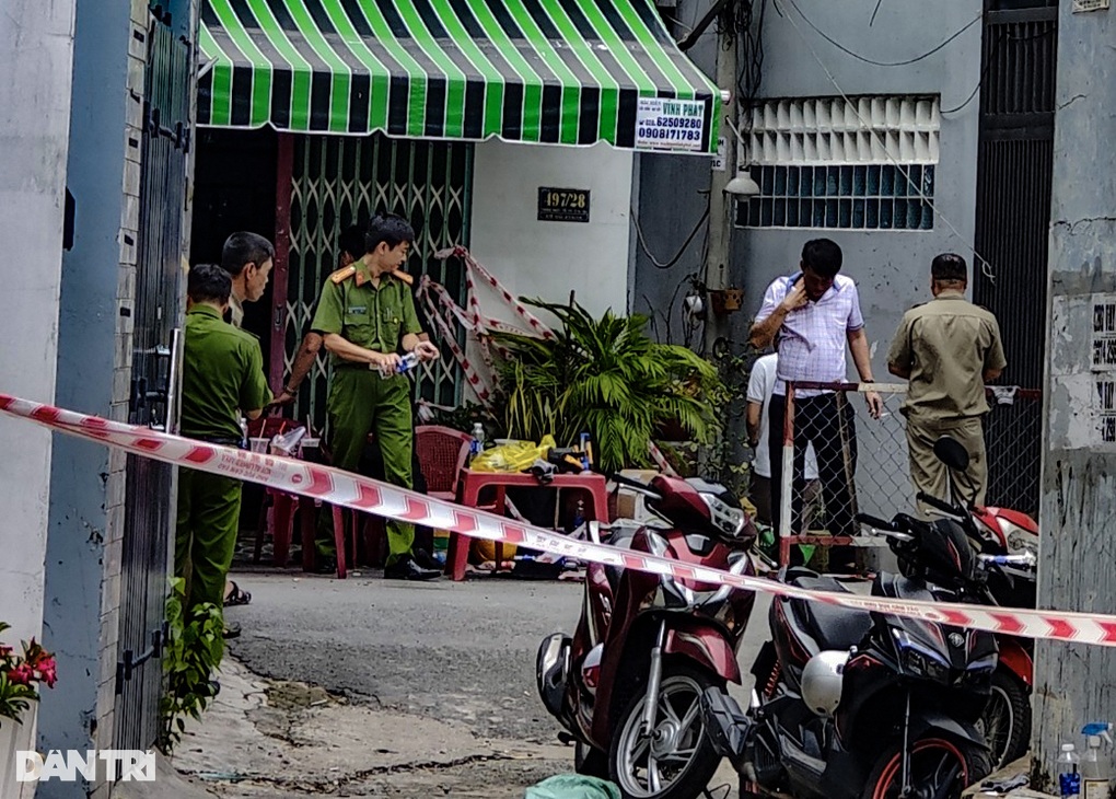 Hàng xóm nỗ lực cứu 3 người thiệt mạng trong vụ cháy ở TPHCM - 1