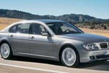 “Mua xe BMW - Trúng xe BMW Sê-ri 7”