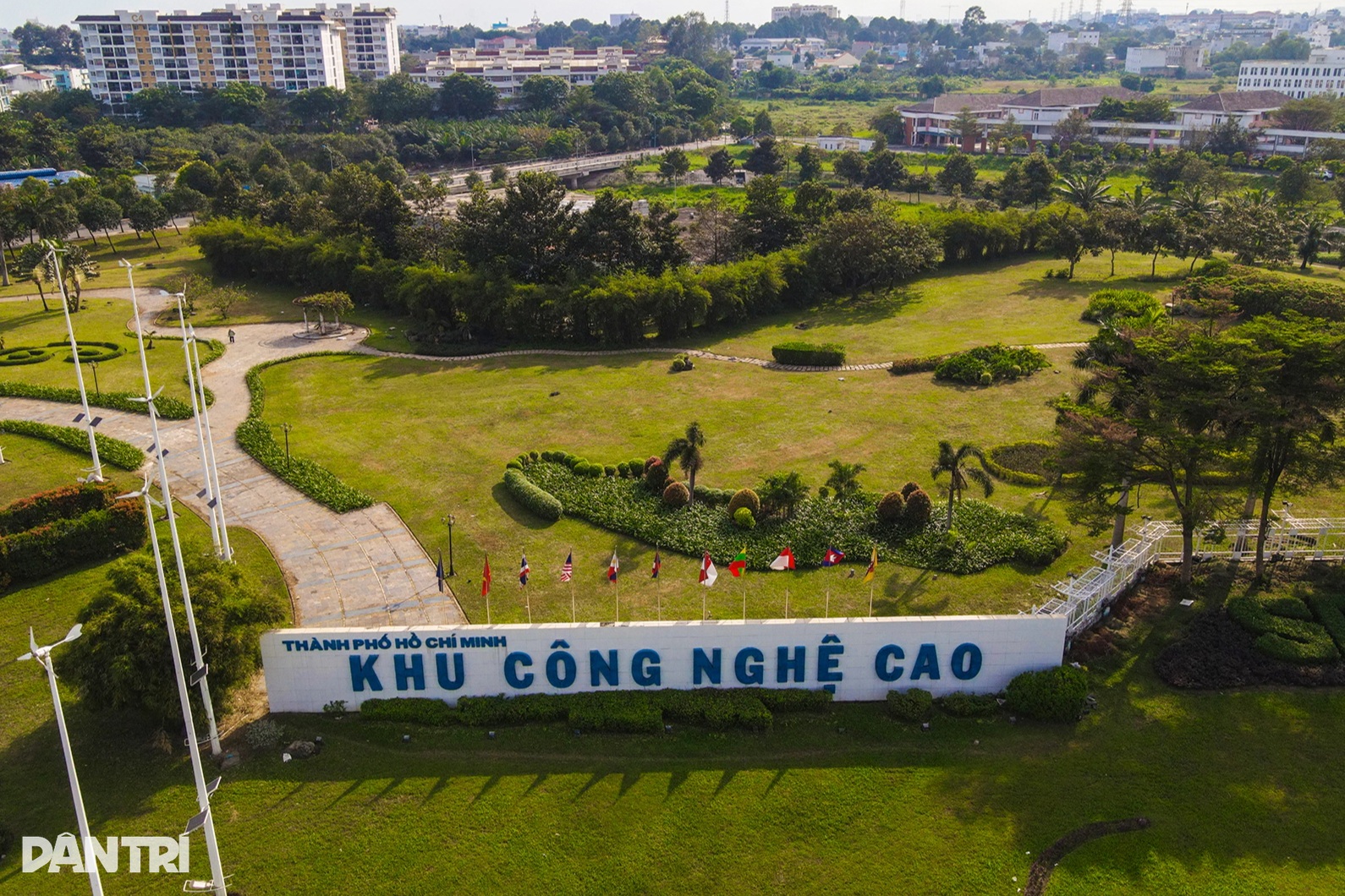 Điểm mấu chốt để TPHCM tăng trưởng 2 con số năm 2025 - 4