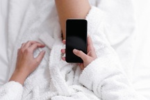 Smartphone tích hợp trí tuệ nhân tạo để ngăn người dùng... chụp ảnh nude