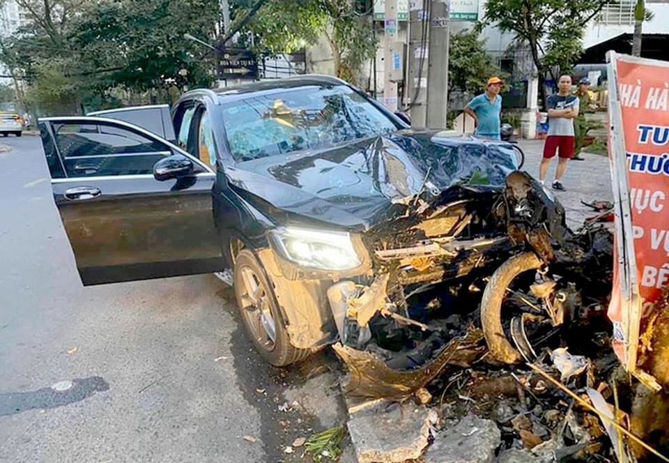 Truy tố tài xế tông chết người lái xe ôm, nữ tiếp viên hàng không bị thương - 2 Truy tố tài xế tông chết người lái xe ôm, nữ tiếp viên hàng không bị thương - 2