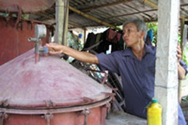 Bác nông dân biến rác thành… nấm linh chi