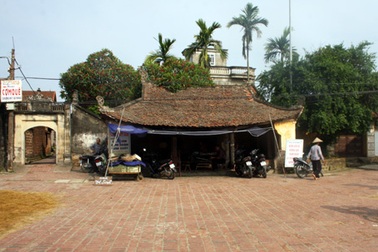 Làng cổ Đường Lâm được cải tạo, xây nhà mới