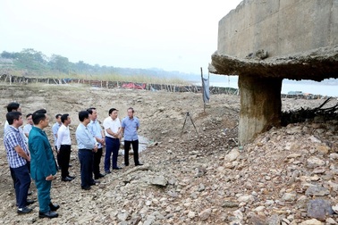 Hư hỏng trụ cầu Sông Lô ở Phú Thọ là sự cố nghiêm trọng