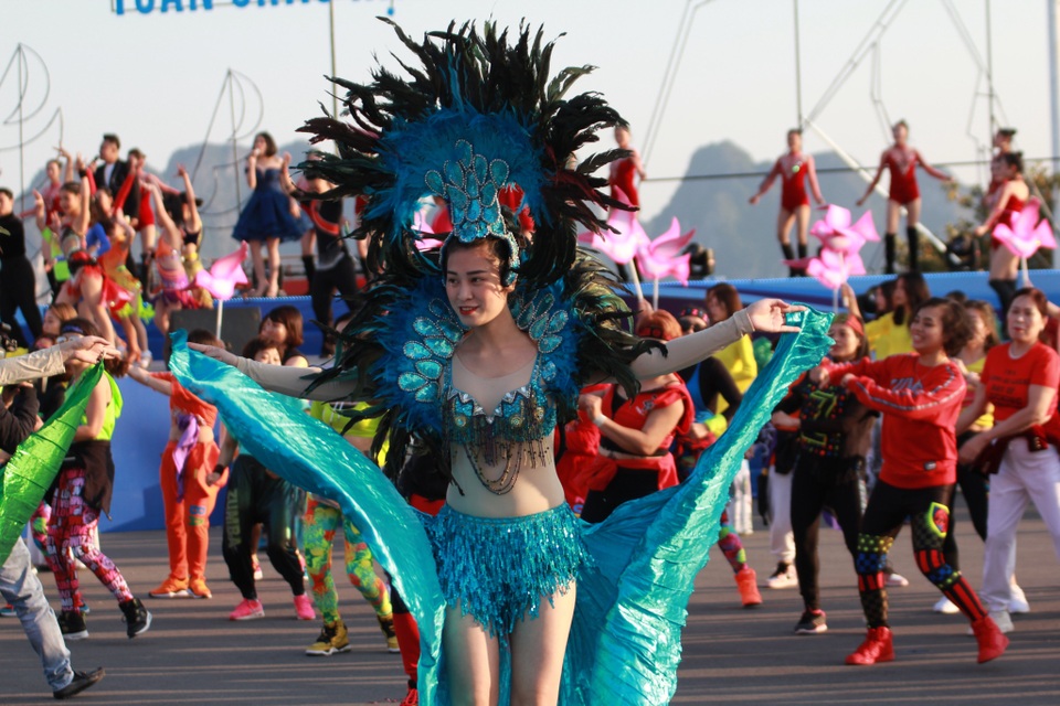 Rực rỡ Lễ hội Carnaval mùa Đông đầu tiên trên Đảo Tuần Châu - 9