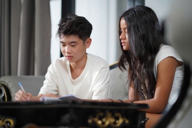 Laisha lần đầu thoại tiếng Việt khi đóng phim với ảo thuật gia nhí Bảo Long