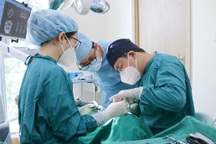 Dr. Care - địa điểm trồng răng Implant cho người trung niên tại TPHCM