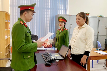 Làm giả sổ tiết kiệm 1 tỷ đồng mang đến ngân hàng rút tiền