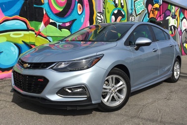 Ông Trump doạ áp thuế cao nếu GM lắp ráp xe tại Mexico