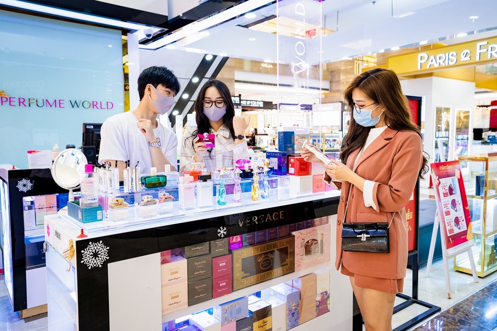 Săn ưu đãi chính hãng lên tới 50%++ tại ngày hội mua sắm Vincom Black Friday - 1 Săn ưu đãi chính hãng lên tới 50%++ tại ngày hội mua sắm Vincom Black Friday - 1