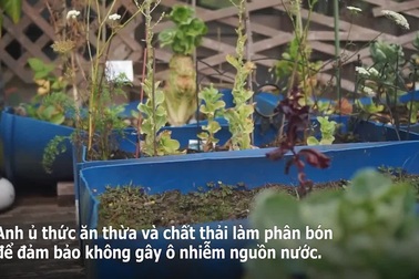 Người đàn ông 18 năm nhặt phế liệu làm "đảo nổi", bảo vệ thiên nhiên