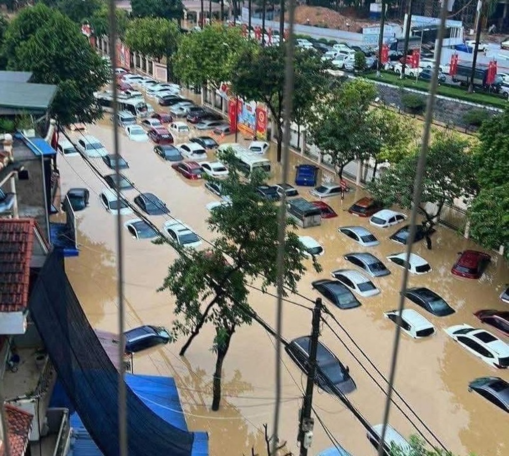 “Hàng chục nghìn tỷ đồng sửa ô tô sau mưa lũ” - 2 “Hàng chục nghìn tỷ đồng sửa ô tô sau mưa lũ” - 2