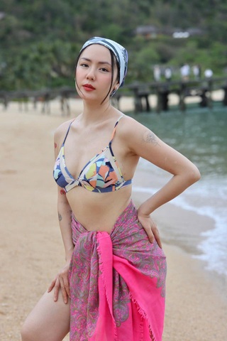 Phương Linh tuổi 41: Nhan sắc mặn mà, tự tin khoe tóc bạc, da rạn - 3
