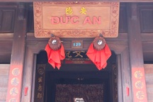 Khám phá những "đôi mắt" trên cửa nhà cổ tại Hội An