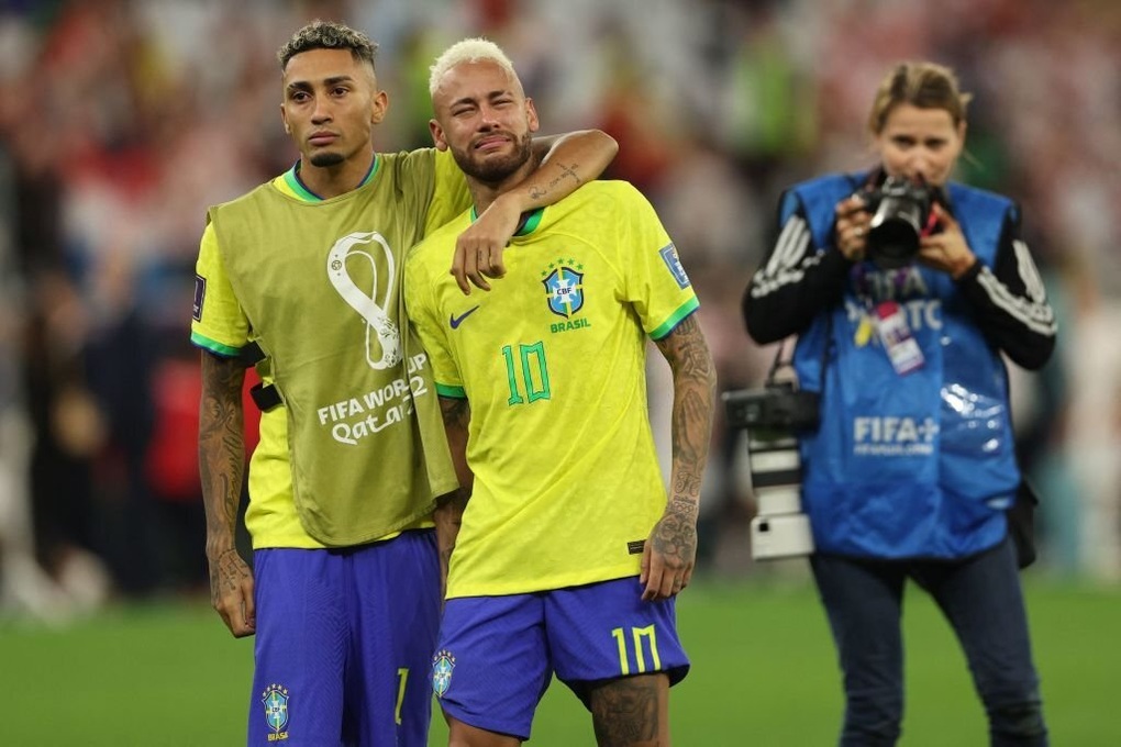 Neymar bật khóc sau khi Brazil bị loại đầy cay đắng - 4 Neymar bật khóc sau khi Brazil bị loại đầy cay đắng - 4
