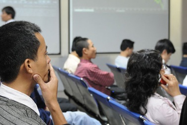 VN-Index vẫn giữ được mốc 440 điểm