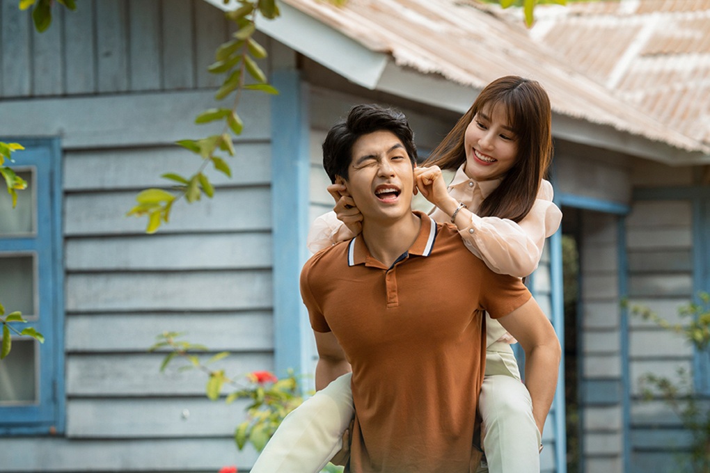 Hơn kém nhau 8 tuổi, Diễm My 9x và Quốc Anh vẫn tình bể bình - 7 Hơn kém nhau 8 tuổi, Diễm My 9x và Quốc Anh vẫn tình bể bình - 7