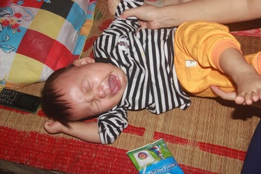 Tiếng khóc xé lòng của bé trai 15 tháng tuổi đã sớm mắc bệnh u gan