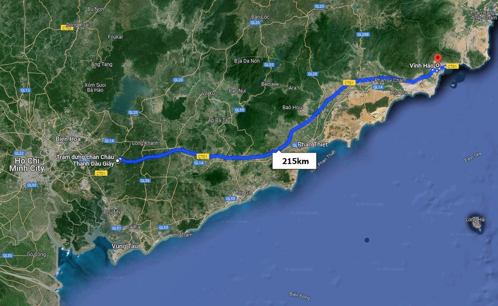 Cây cầu thang bất đắc dĩ trên cao tốc 200km thiếu trạm dừng nghỉ - 1