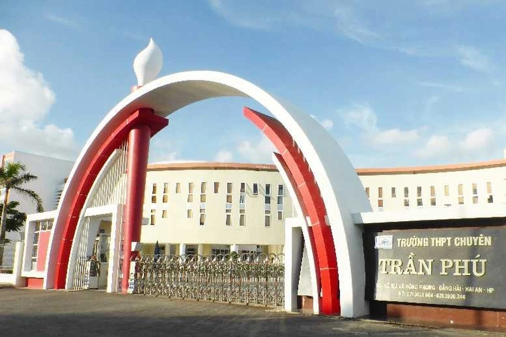 Department of Education made a mistake, students unexpectedly Sở Giáo dục nhầm lẫn, học sinh bất ngờ bị “mất suất” vào lớp 10 chuyên - 1