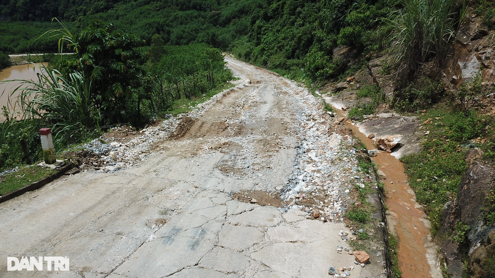 Con đường đau khổ hơn 40 năm tuổi bao giờ mới được sửa chữa? - 2