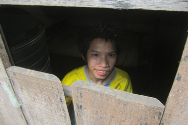 Xót xa hai vợ chồng sinh 5 người con đều... phát điên