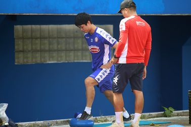 Công Phượng nỗ lực để sớm trở lại sân cỏ
